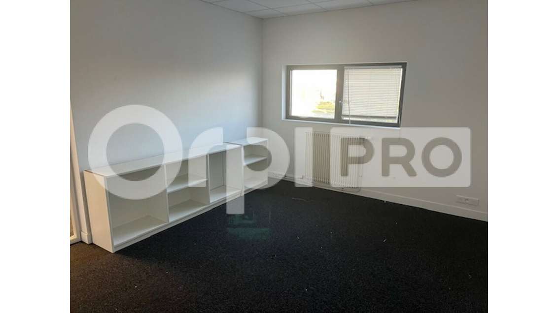 A louer bureaux 100m² idéalement situés à Périgny
