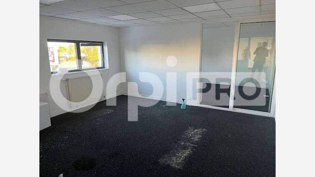 A louer bureaux 100m² idéalement situés à Périgny