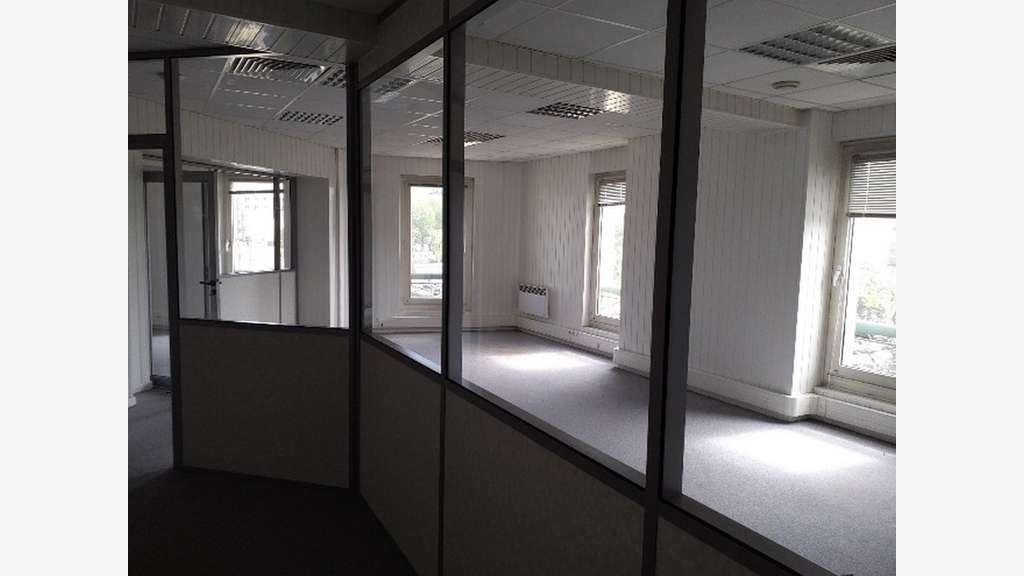 A louer bureaux de 138m² au 2ème étage à Périgueux