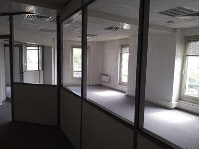 A louer bureaux de 138m² au 2ème étage à Périgueux