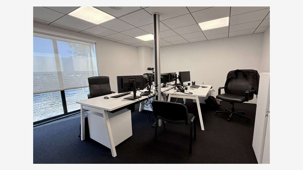 A louer bureaux aménagés 231m² RDC à Pérols