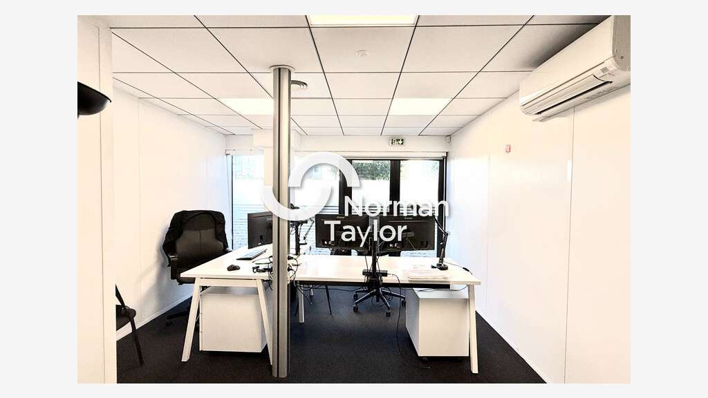 A louer bureaux aménagés 231m² RDC à Pérols
