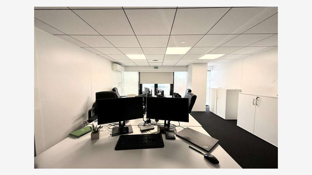A louer bureaux aménagés 231m² RDC à Pérols
