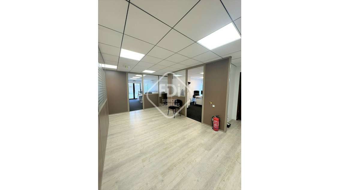 A louer bureaux 231m² à Pérols Parc de l'Aéroport