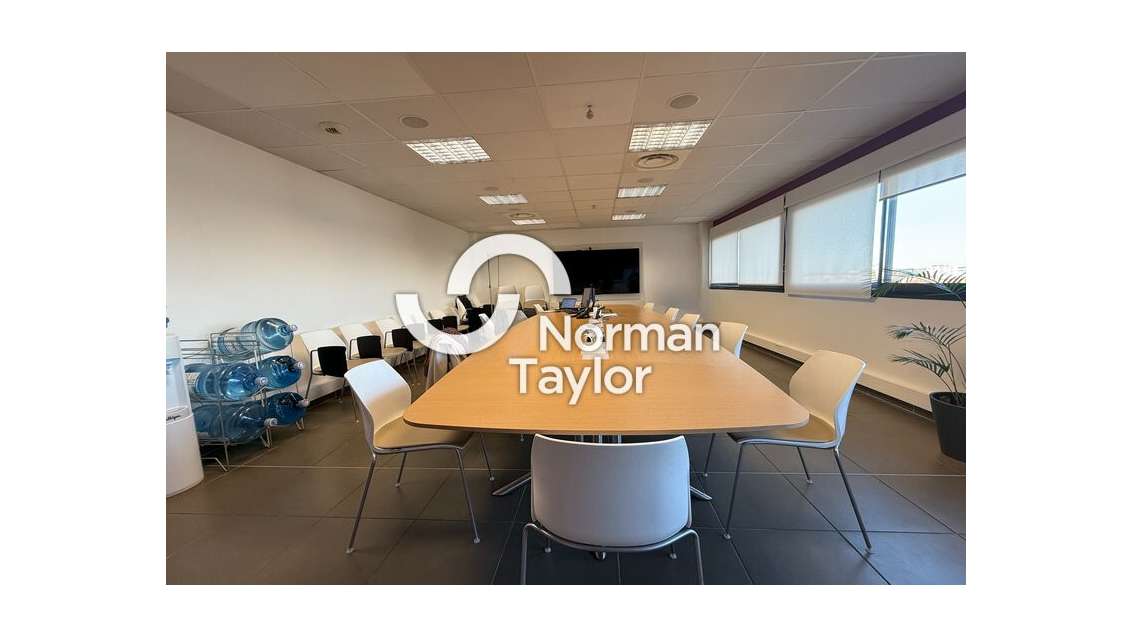 Bureaux 132m² à louer à Pérols secteur aéroport