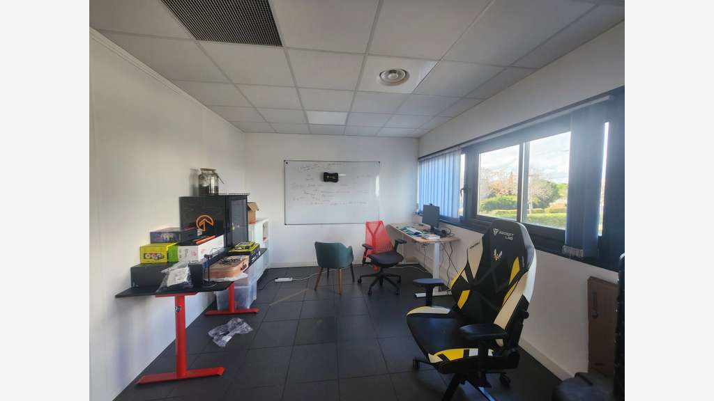 A louer bureaux PMR et lumineux 230m² à Pérols