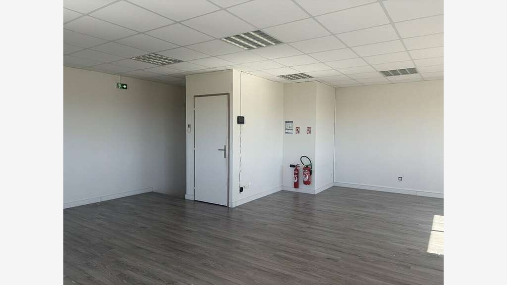 Bureaux de 120m² à louer parc de l'aéroport Perols