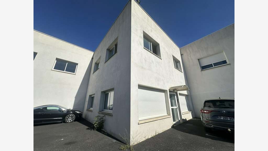 Bureaux de 120m² à louer parc de l'aéroport Perols