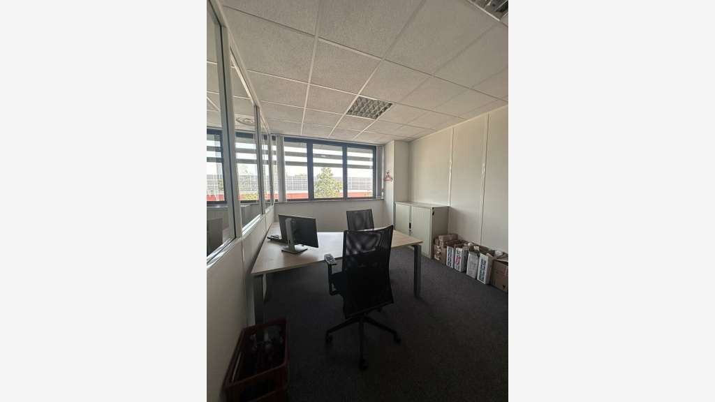 Bureaux rénovés 211m² RDC à louer à Pérols