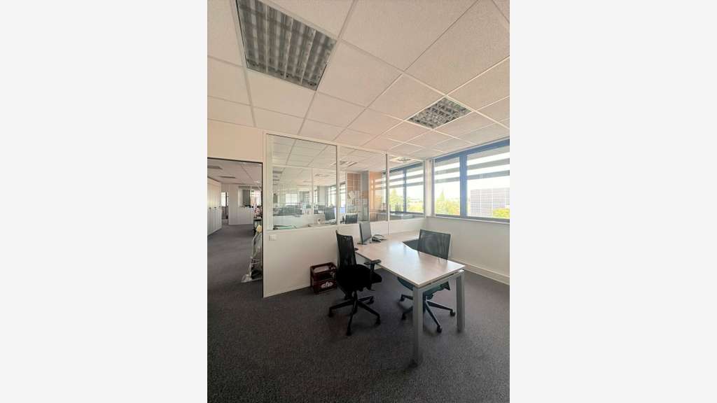 Bureaux rénovés 211m² RDC à louer à Pérols