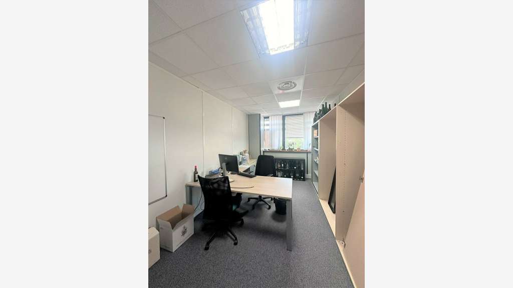 Bureaux rénovés 211m² RDC à louer à Pérols