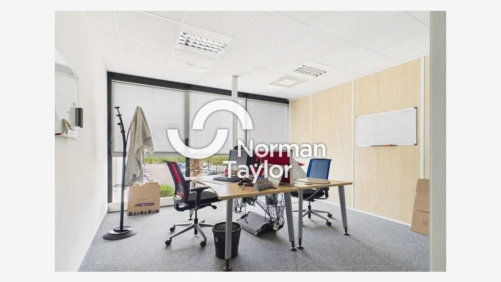 A louer bureaux 4408m² Parc de l'Aéroport Pérols