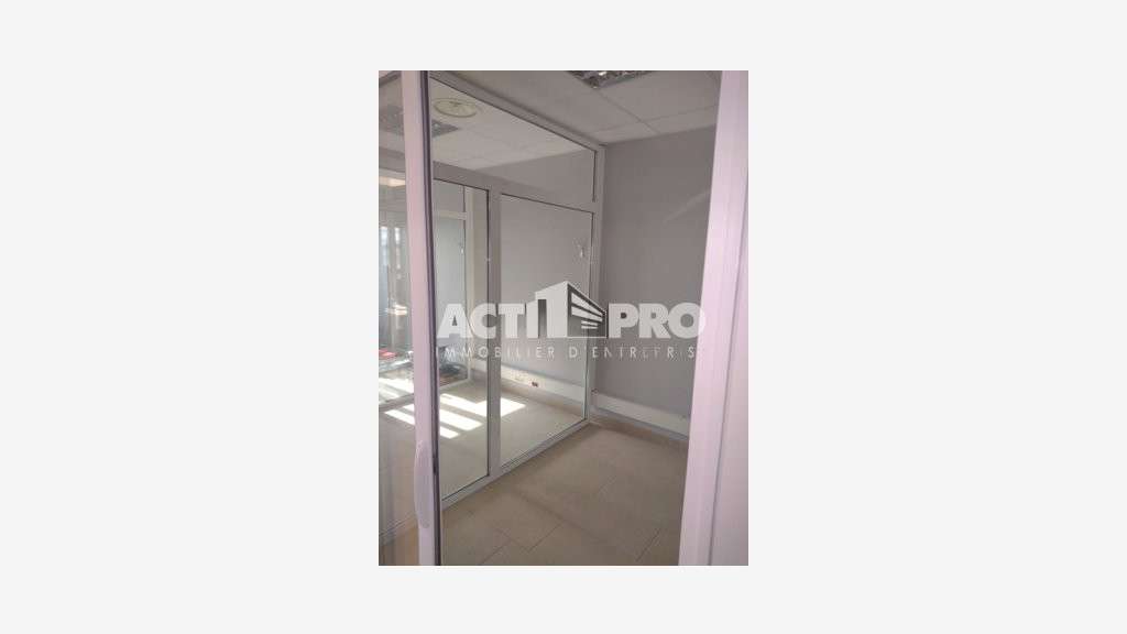 Loue bureaux 70m² + parkings à Perpignan