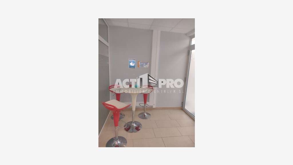 Loue bureaux 70m² + parkings à Perpignan