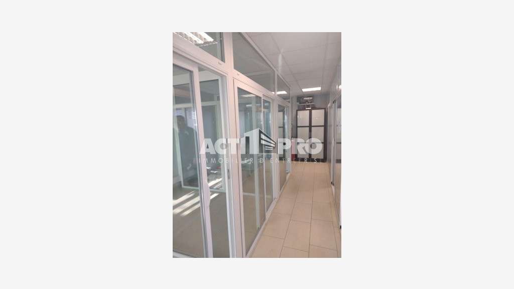 Loue bureaux 70m² + parkings à Perpignan