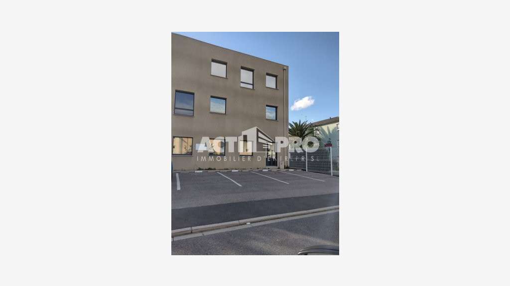 À louer bureaux 100m² R+1 à Perpignan rocade ouest