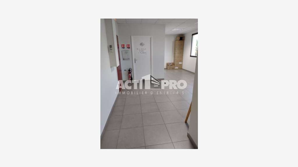 À louer bureaux 100m² R+1 à Perpignan rocade ouest