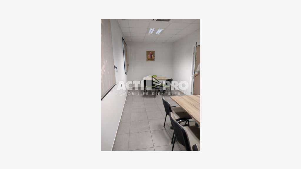 À louer bureaux 100m² R+1 à Perpignan rocade ouest
