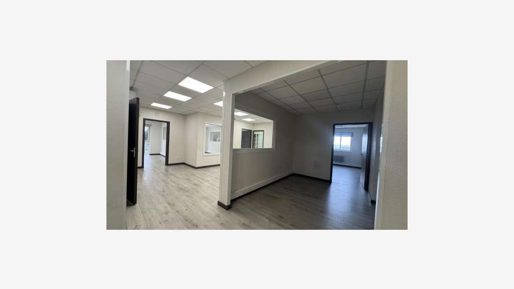 A louer bureau climatisé 120m² R+1 Perpignan Ouest