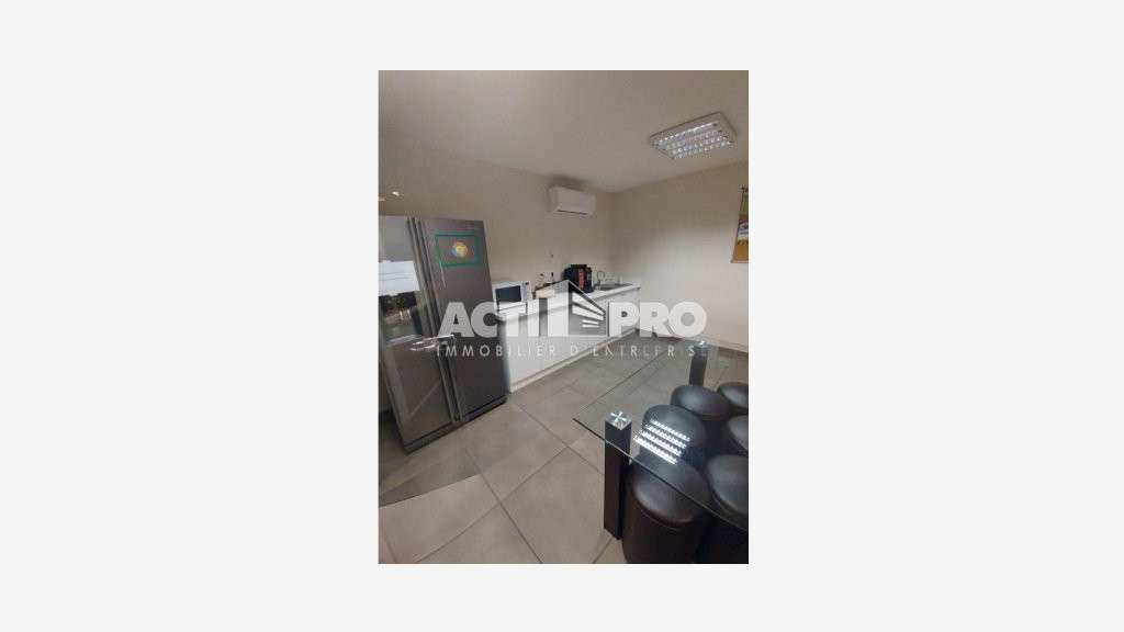 À louer bureaux 300m² R+1 Perpignan Zone Torremila
