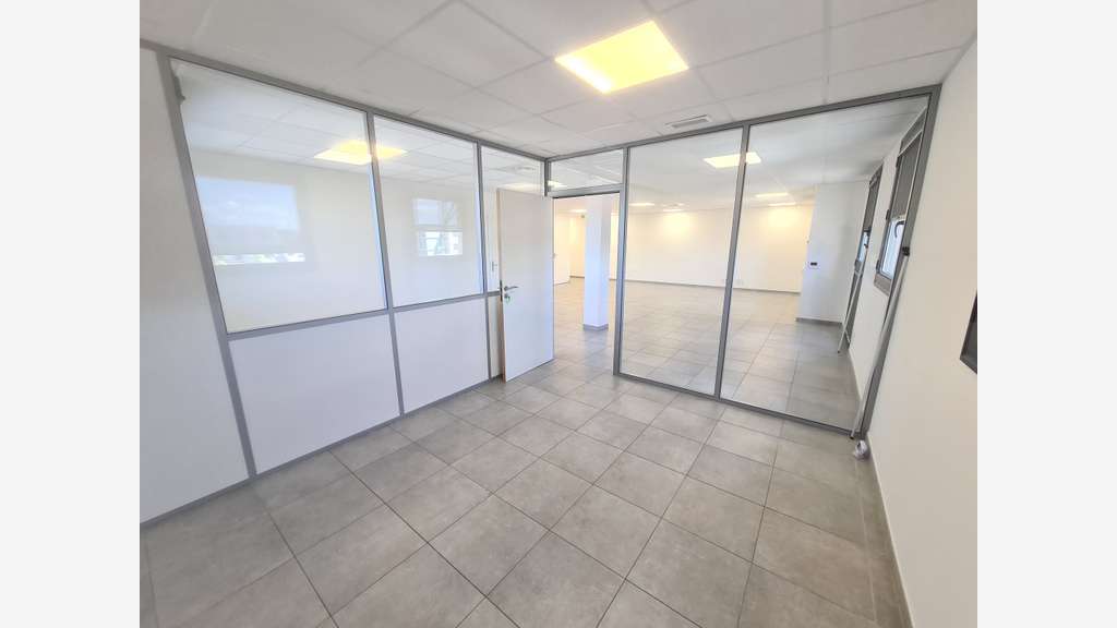 A louer bureaux 120m² R+1 à Perpignan Technosud 2