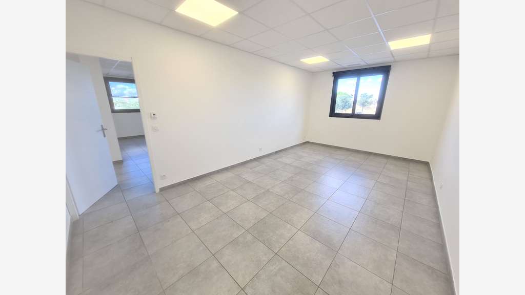 A louer bureaux 120m² R+1 à Perpignan Technosud 2