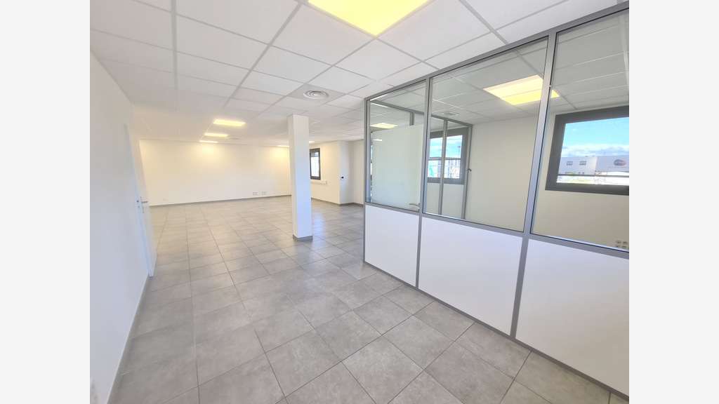 A louer bureaux 120m² R+1 à Perpignan Technosud 2