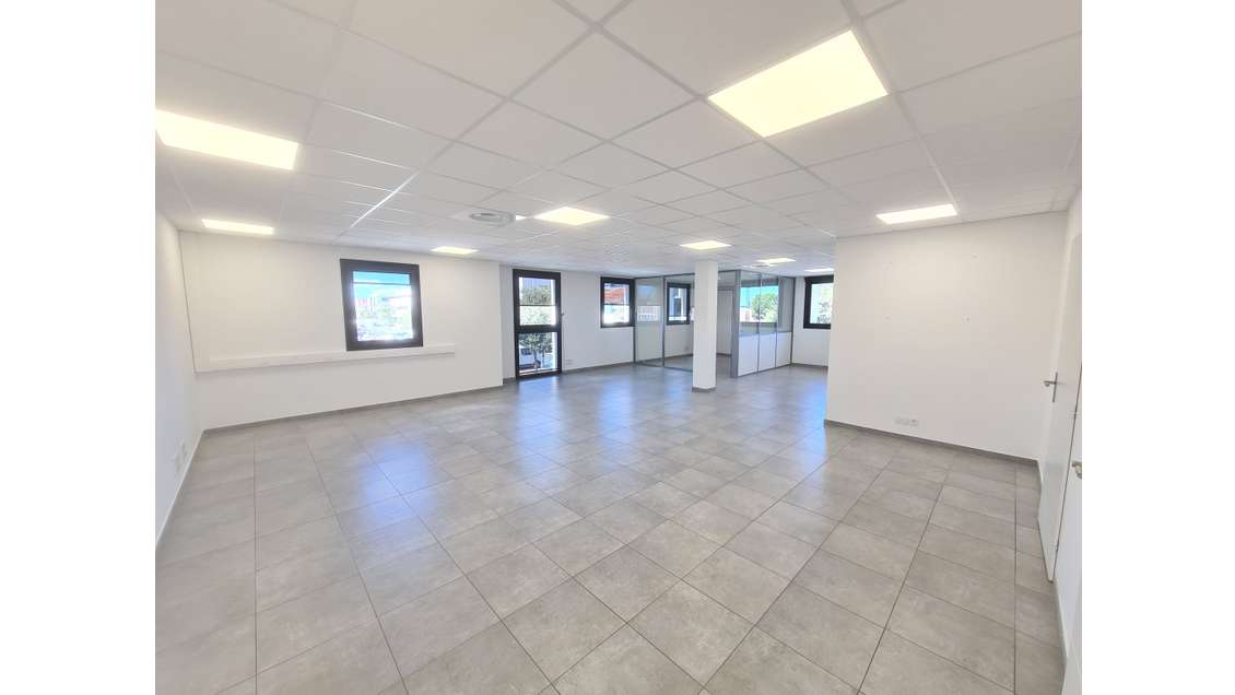 A louer bureaux 120m² R+1 à Perpignan Technosud 2
