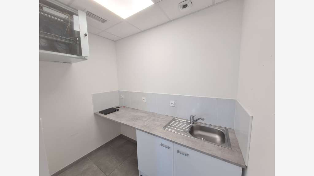 A louer bureaux 120m² R+1 à Perpignan Technosud 2