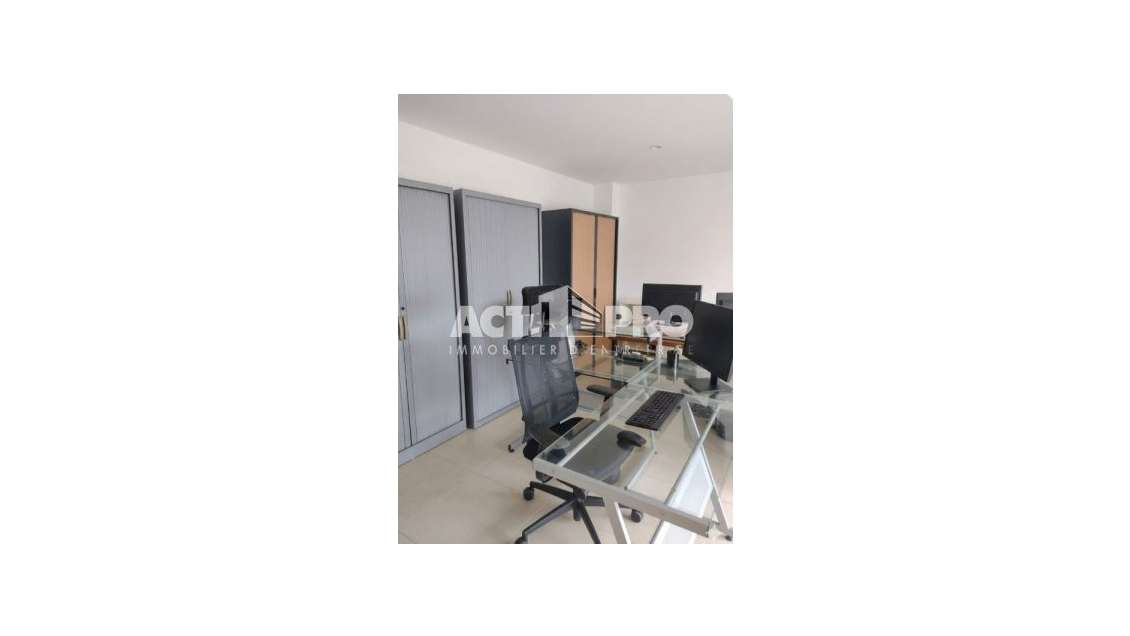 A louer bureaux 30m² + cave à Perpignan
