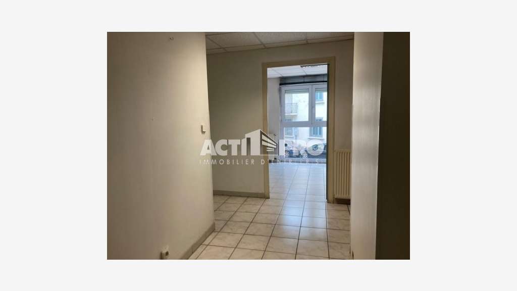 À louer bureaux 74 m² R+1 à Perpignan