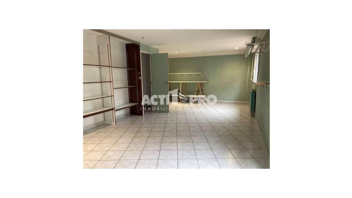A louer bureaux 74m² R+1 à Perpignan