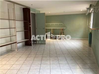 A louer bureaux 74m² R+1 à Perpignan