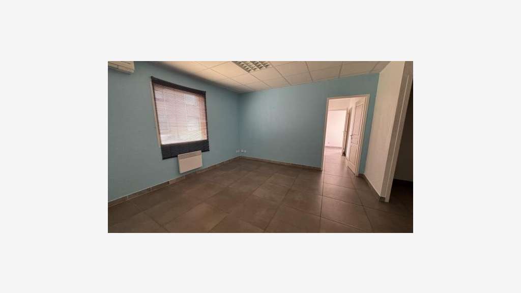 A louer bureau de 65m² sur axe pénétrant Perpignan
