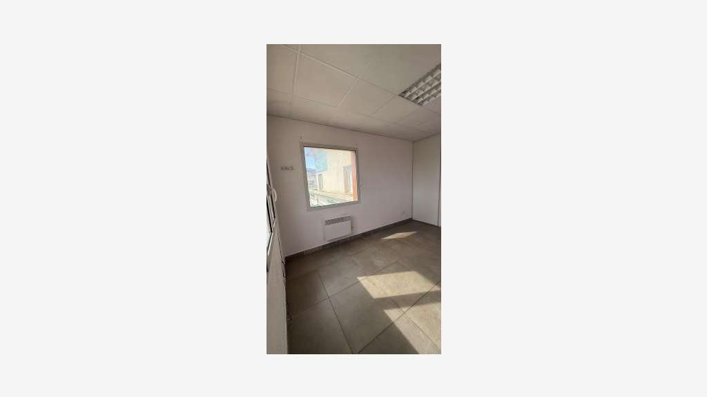 A louer bureau de 65m² sur axe pénétrant Perpignan