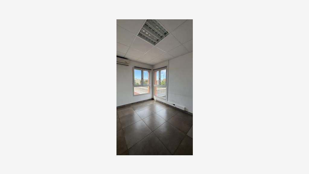 A louer bureau de 77m² sur axe pénétrant Perpignan