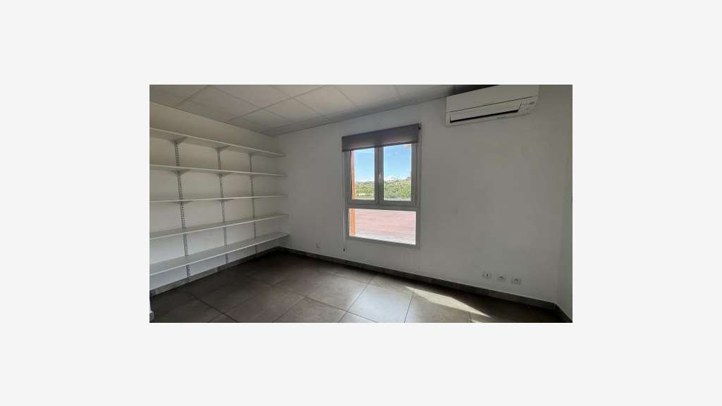 A louer bureau de 77m² sur axe pénétrant Perpignan