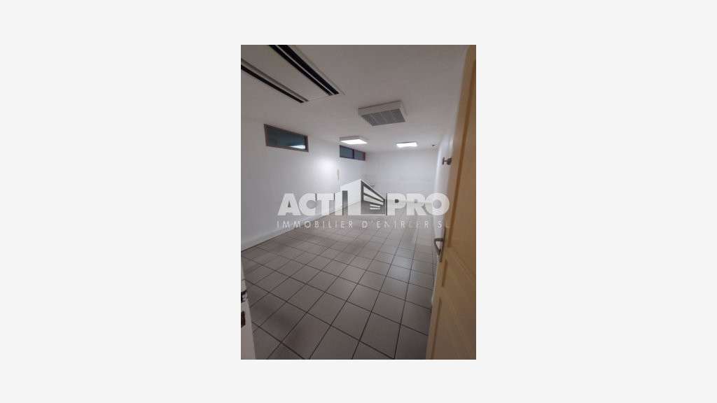À louer local commercial 250m² Perpignan