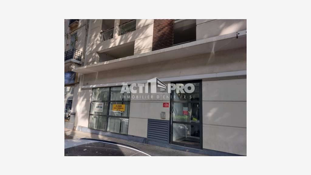 À louer local commercial 250m² Perpignan