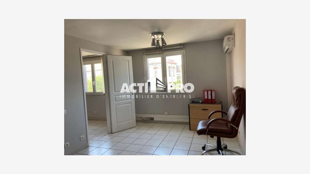 À louer bureaux 113m² sur deux niveaux à Perpignan
