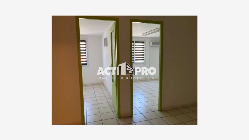 À louer bureaux 113m² sur deux niveaux à Perpignan