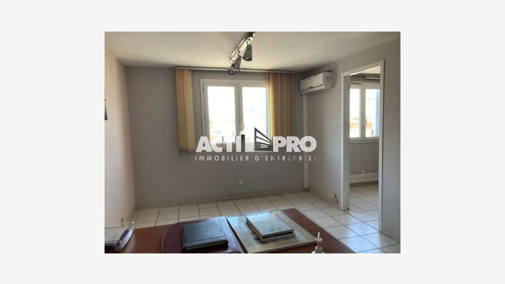 À louer bureaux 113m² sur deux niveaux à Perpignan