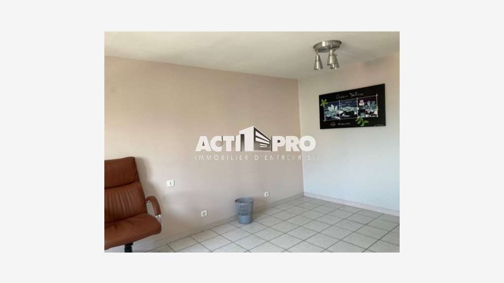 À louer bureaux 113m² sur deux niveaux à Perpignan