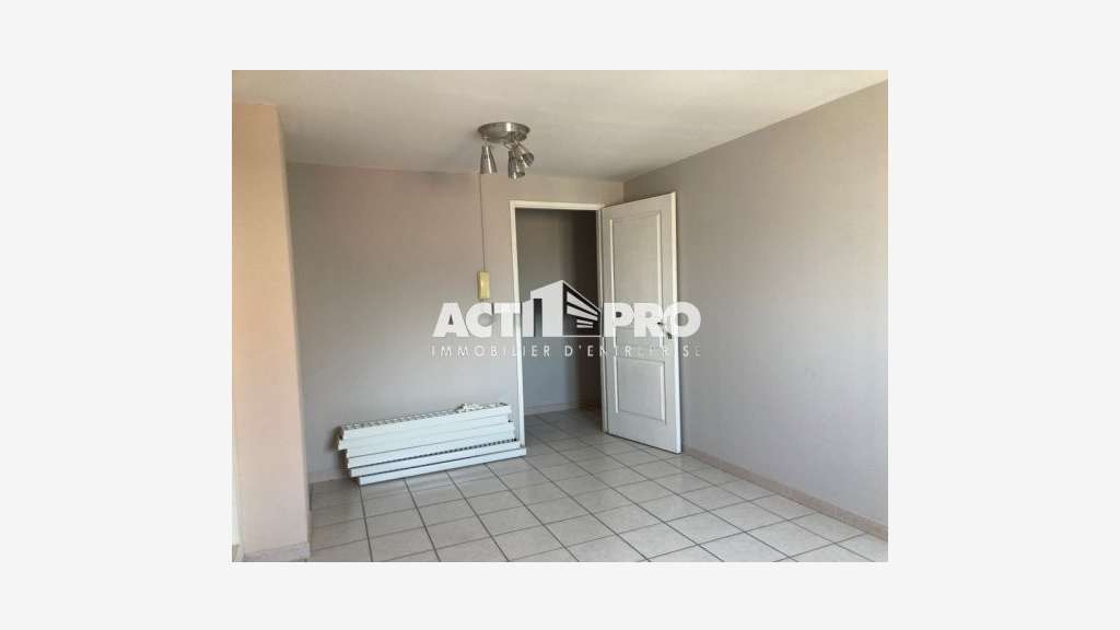 À louer bureaux 113m² sur deux niveaux à Perpignan