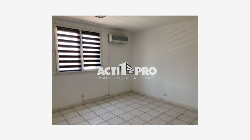À louer bureaux 113m² sur deux niveaux à Perpignan