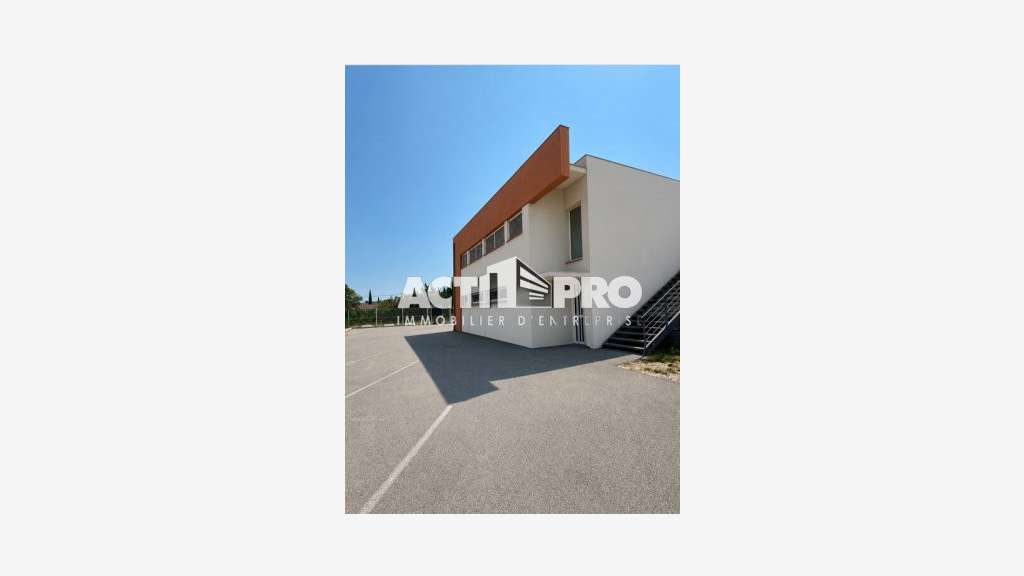 À louer bureaux 110m² R+1 zone St Eugénie au Soler