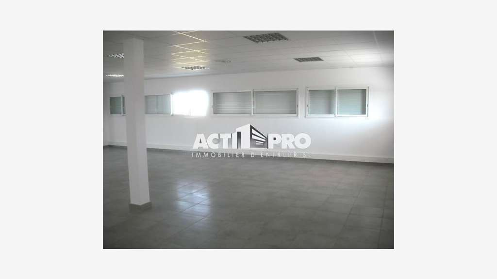 À louer bureaux 110m² R+1 zone St Eugénie au Soler