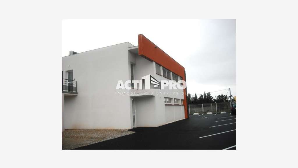 À louer bureaux 110m² R+1 zone St Eugénie au Soler