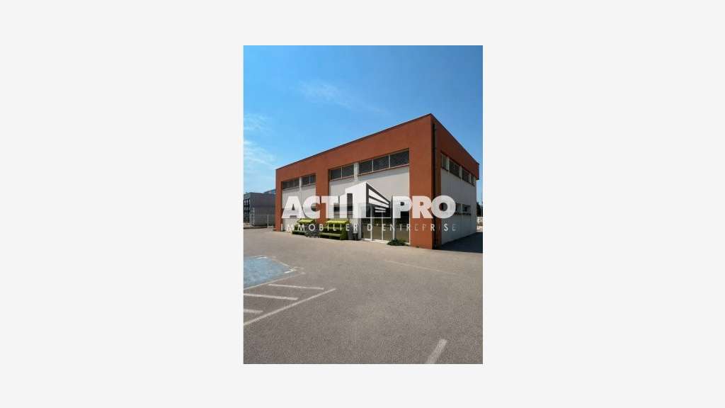 À louer bureaux 110m² R+1 zone St Eugénie au Soler