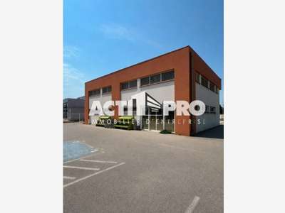 A louer bureaux 110m² R+1 zone St Eugénie au Soler